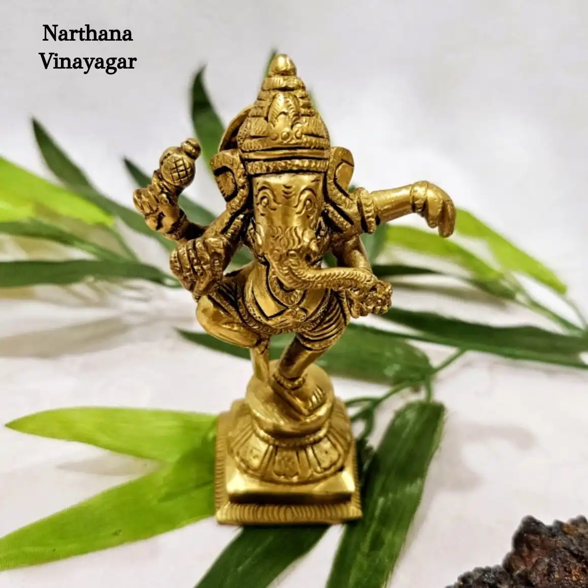 Narthana Ganapathi
Brass Antique Finish
God Vinayagar / Ganesha Sculpture - image 1