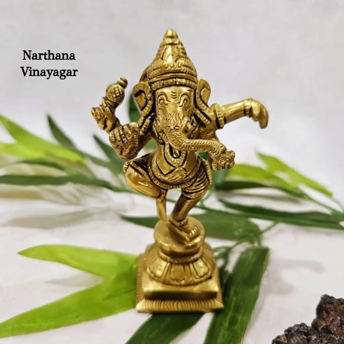 Narthana Ganapathi
Brass Antique Finish
God Vinayagar / Ganesha Sculpture - image 2
