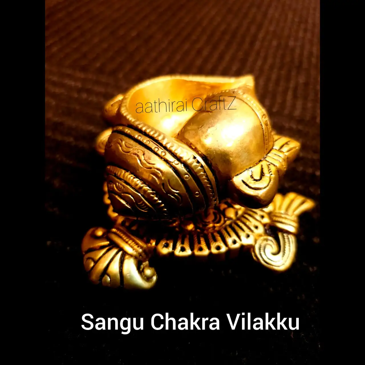 Shell Statue Sangu Chakra Vilakku - image 2